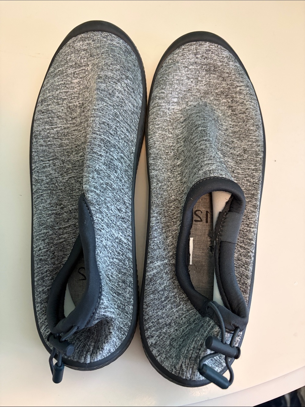 Rugged Shark Slip-On Men’s Knit Water Shoes in Heather Gray Sz 12